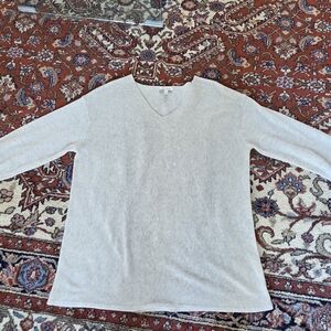 Ella Moss Cream Colored Ribbed V Neck Sweater Size M